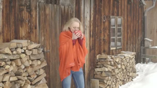 Woman enjoying coffee — Stock Video