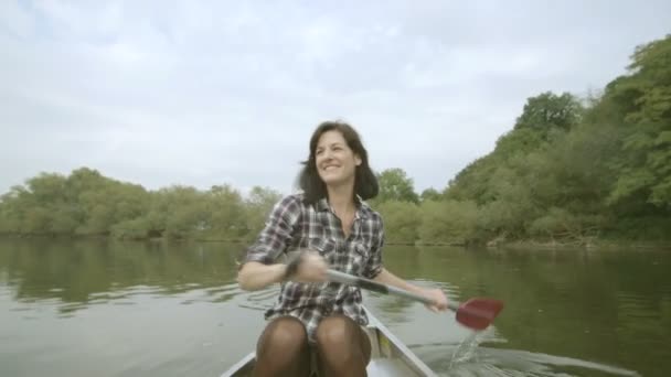 Bateau à rames femme — Video