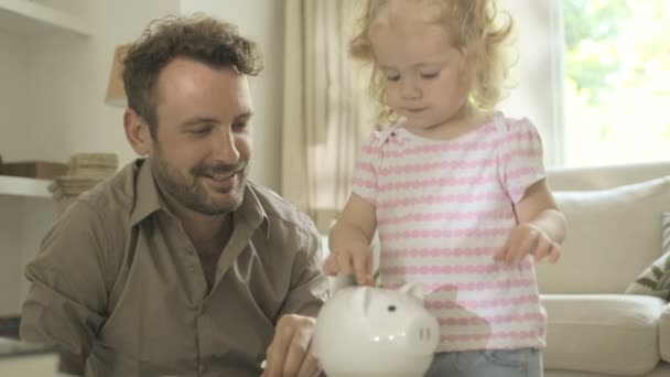Стоковые видео Отец - Скачать футажи Отец | Depositphotos