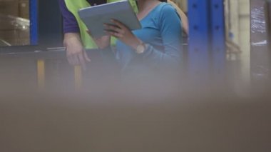 Mühendisler dijital tablet kullanma