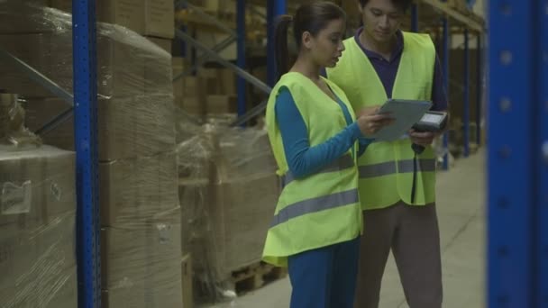 Engineers using digital tablet — Stock Video