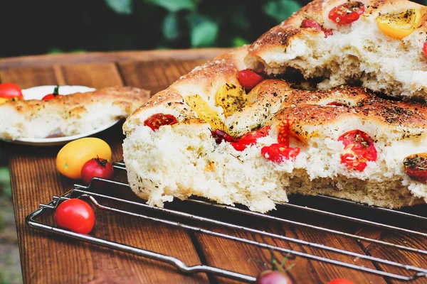 Focaccia Pan Italiano Pan Con Tomates Comida Casera Cocinar Casa — Foto de Stock
