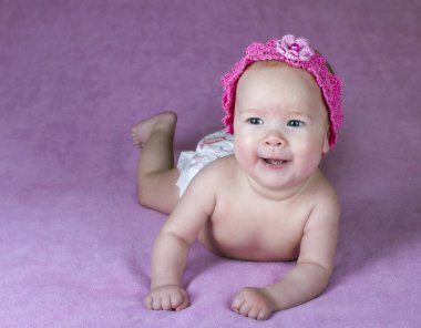 pembe olarak izole bebek