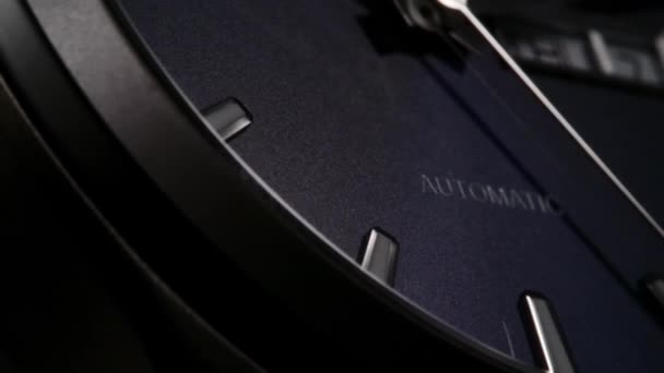 Second arrow running on swiss automatic watch — Stock Video