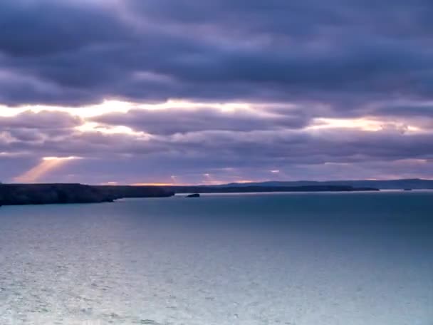 Solens Strålar Stormen Himlen Från Wheal Coates Mine Agnes Cornwall — Stockvideo