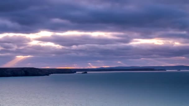 Sun Rays Storm Sky View Wheal Coates Mine Agnes Cornwall — стоковое видео