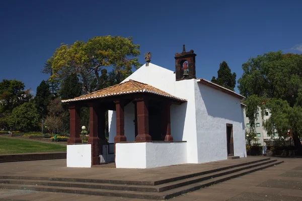 Церква в parque де Санта-Катаріна, Фуншал, Мадейра, Португалія, Європа — стокове фото