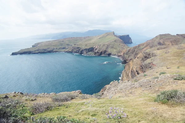 El sendero hacia el Cabo de Ponta de Sao Lourenco, Madeira, Portugal, Europa —  Fotos de Stock