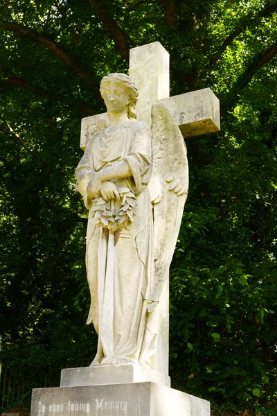 Engelsstatue - Engel vom Friedhof Putney in London, England — Stockfoto