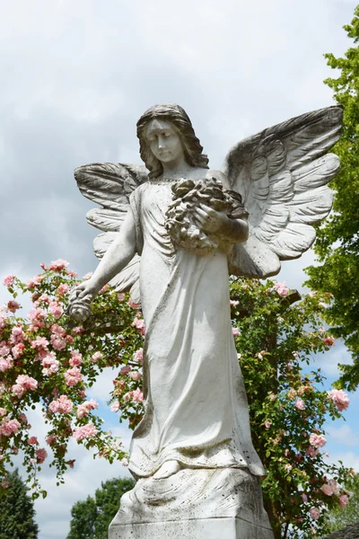 Angel Statue - Angels from Putney Cementary in London, England — Stock Photo, Image