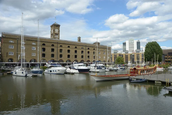 St. Catherine Docks, Londres, Inglaterra, Europa — Fotografia de Stock