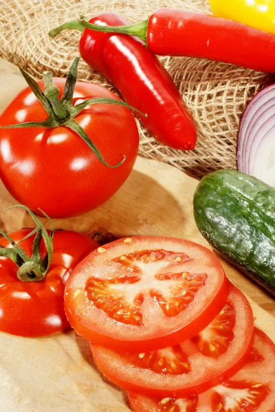 Gemüse, Tomaten, Zwiebeln, Chilischote, Pfeffer mischen — Stockfoto