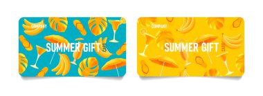 Yaz hediye kartı seti ya da içinde yaz plajı özelliklerinin parlak 3D çizimleri olan kuponlar.
