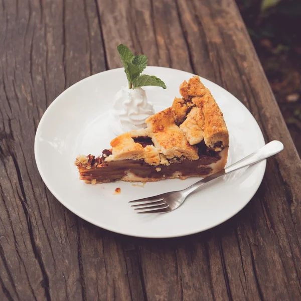 自家製有機リンゴのパイ デザートの準備食事のビンテージ トーン — ストック写真