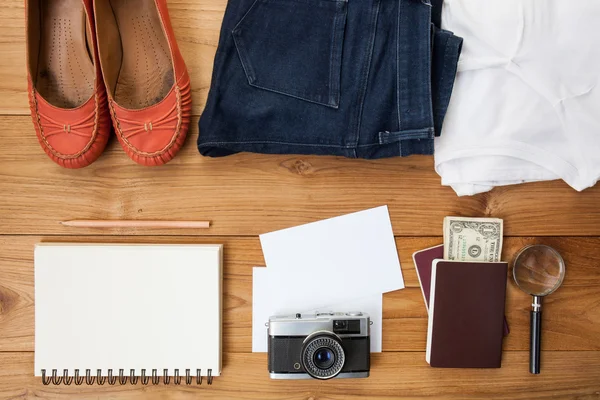 Traje de viajero, estudiante, adolescente, mujer joven — Foto de Stock