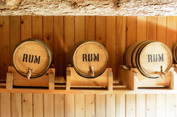 ROM depolamak için ahşap varil