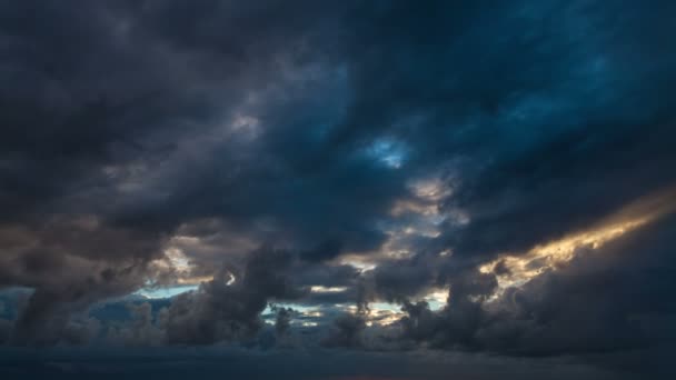 Increíble lapso de tiempo nublado del amanecer — Vídeos de Stock