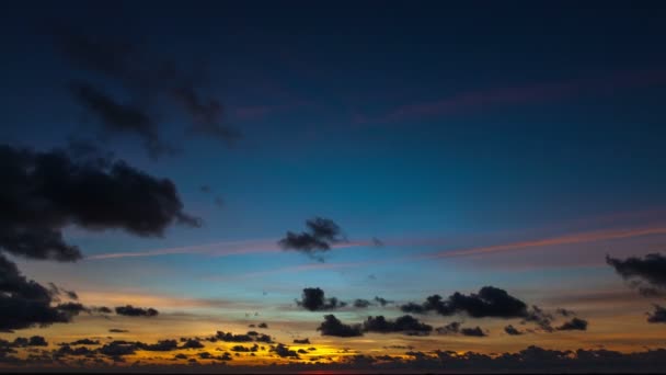 Incroyable lever de soleil nuageux time lapse — Video