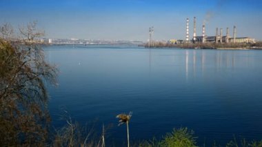 Gaz türbini elektrik güç planı Nehri yakınında
