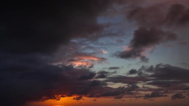 Increíble lapso de tiempo nublado del amanecer — Vídeos de Stock