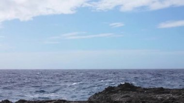 Okyanus dalgası sıçrama resif video