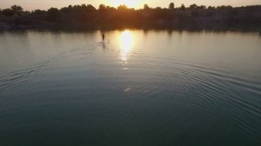 Anteni: Sup yatılı genç kız