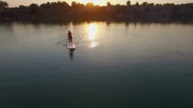 Anteni: Sup yatılı genç kız