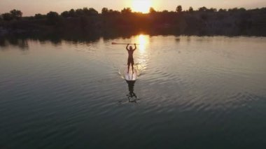 Hava: Sup yatılı genç adam