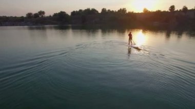 Anteni: Sup yatılı genç kız