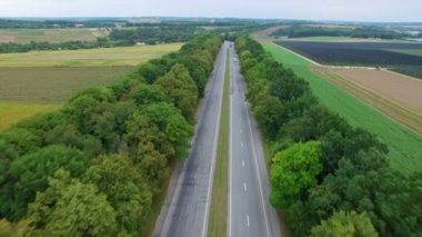 Aero uçuş alanları arasındaki yol üzerinde