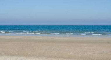 Tayland 'da popüler deniz kenarı eğlenceleri. Tüm mevsimlerde gezilebilen plajlar..
