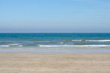 Tayland 'da popüler deniz kenarı eğlenceleri. Tüm mevsimlerde gezilebilen plajlar..