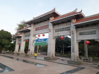 Çin 'in büyük kapısı bir geçit gibi.