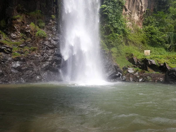 Queda Água Montanha — Fotografia de Stock