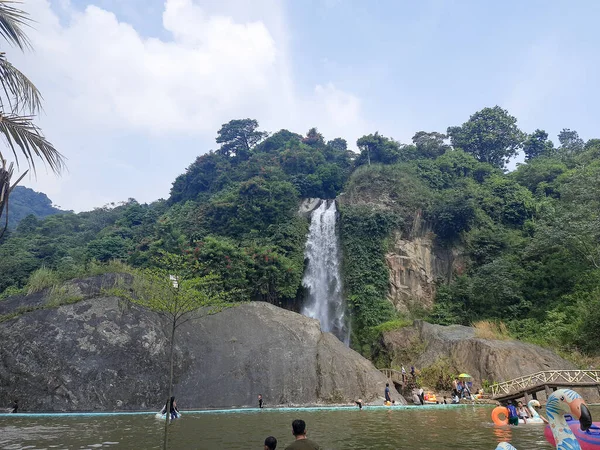 Wasserfall Berg — Stockfoto