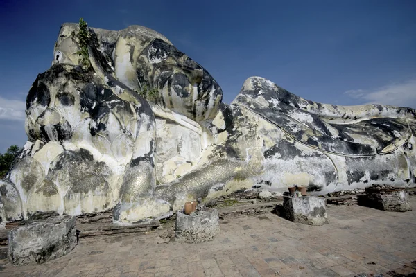 Açık antik yatan Buda. — Stok fotoğraf