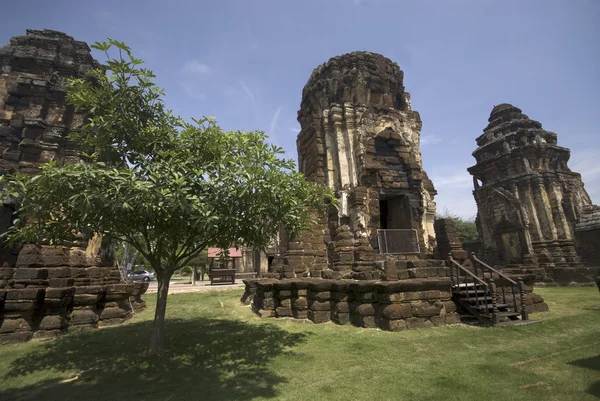 Antika pagoden i thailändska templet, Thailand. — Stockfoto