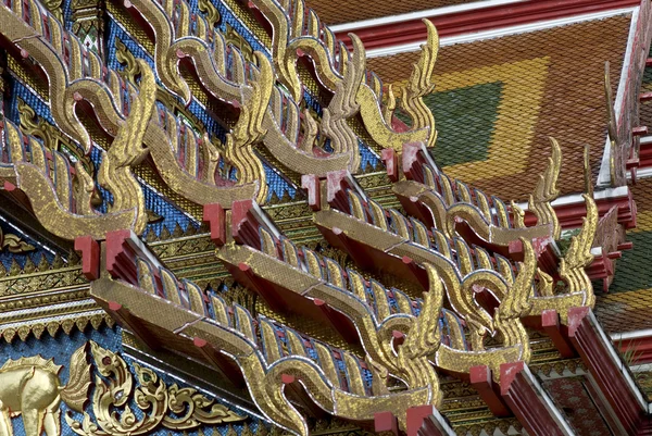 Arte tailandés en el techo de la Iglesia . —  Fotos de Stock