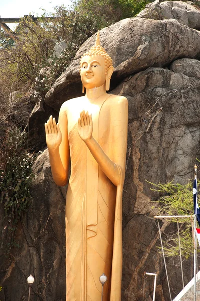 Standing Buddha at Khao Takiab Hua Hin Beach, Thailand . — стоковое фото