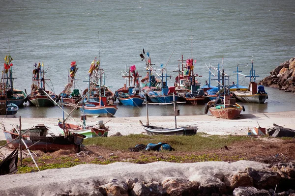 Moored fishing boats, Khao Tao beach, Thailand. — Stock Photo, Image