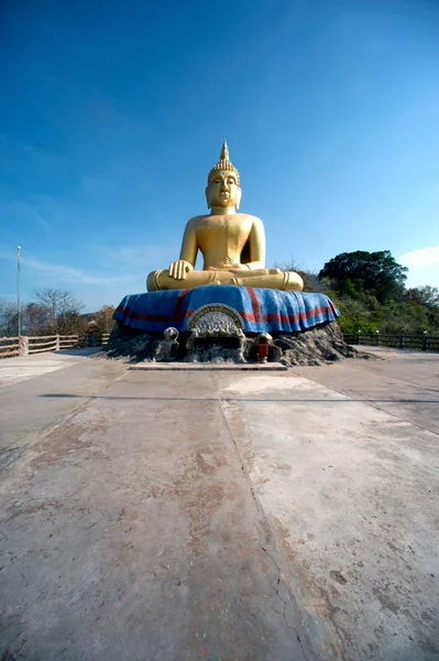 Outdoor, sedící Buddha na Kho Tao chrámu poblíž Khao Tao beach. — Stock fotografie