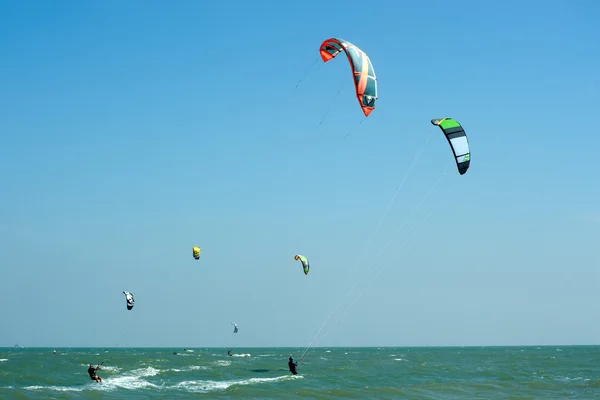 Kite Surf eller Kite Board, vattensport. — Stockfoto