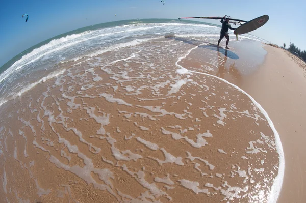 Kite Surf ή Kite πλακέτα, θαλάσσια σπορ. — Φωτογραφία Αρχείου