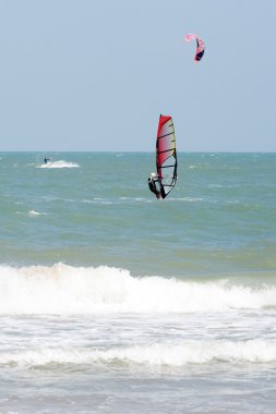 Uçurtma sörf veya uçurtma kurulu, su sporları.