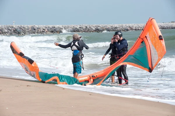 Kite Surf eller Kite Board, vattensport. — Stockfoto