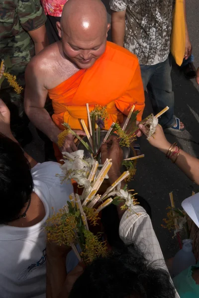 "Tak Bat Dok Mai "Merit Flower Festival i Thailand. — Stockfoto
