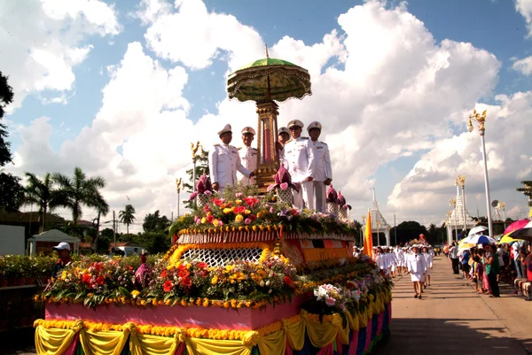 Traditional candle in parade of Tak Bat Dok Mai festival in Thai — Stock Photo, Image