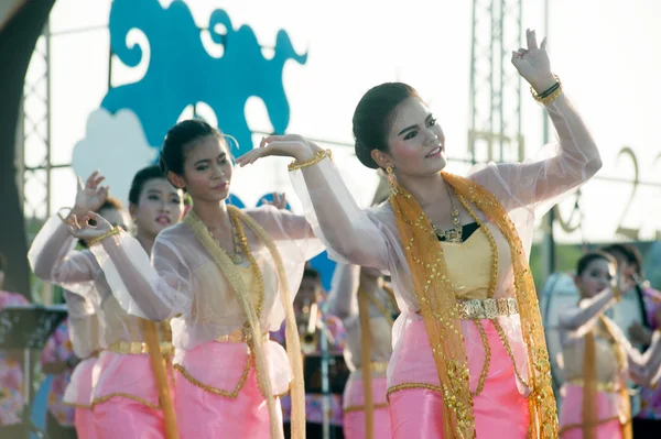 Тайська Група виконання Тайська музика та тайський танці. — стокове фото