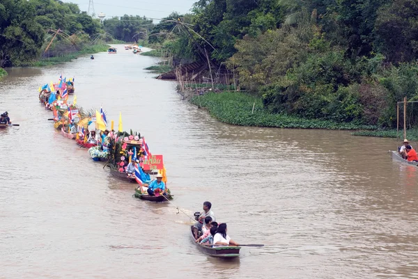 Lad Chado Candle Floating Festival, Tailandia . — Foto de Stock