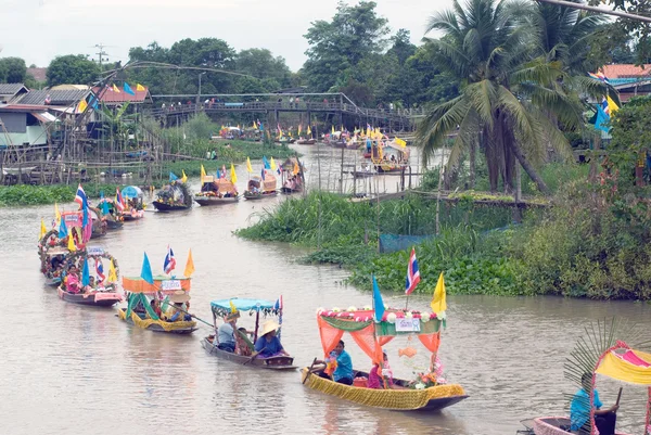 Lad Chado Candle Floating Festival, Tailandia . — Foto de Stock